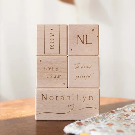 Kraamcadeau Geboorteblokken -Hartjes