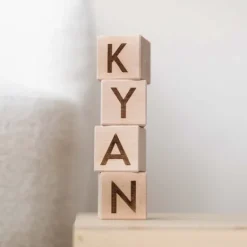 Kraamcadeau Houten naamblokken