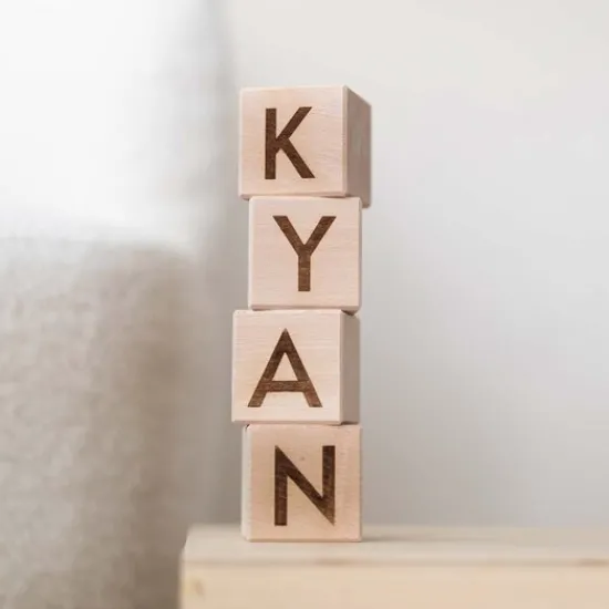 Kraamcadeau Houten naamblokken