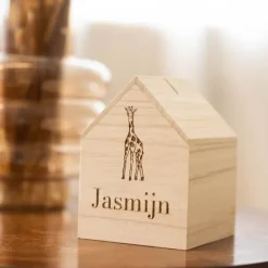 Kraamcadeau Houten spaarpot met naam