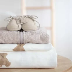 Kraamcadeau Kinderbadjas rits met naam