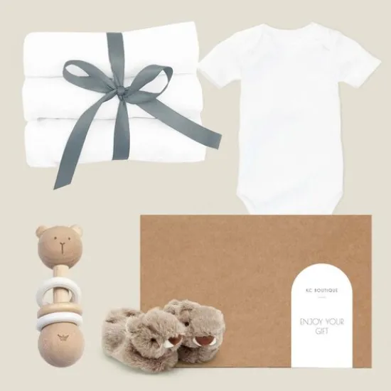 Kraamcadeau box met babyslofjes
