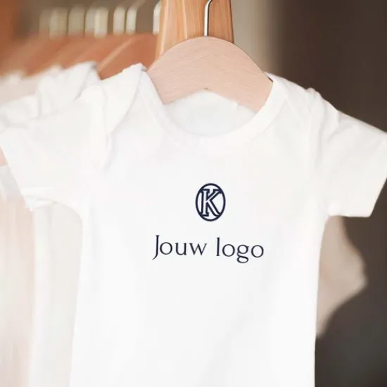 Kraamcadeau Rompertje met logo - 25 stuks