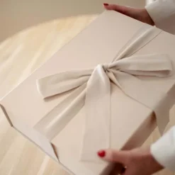 Kraamcadeau Stel jouw eigen kraampakket samen. Met de cadeaubox op maat geef je een uniek en persoonlijk